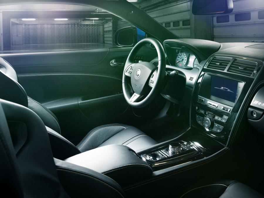  Jaguar XKR-S 2011 года  (фото 30 из 35)